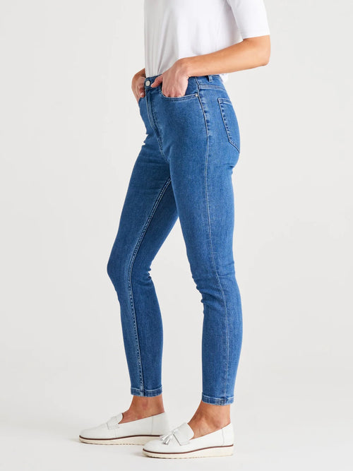 Betty Essential Jeans- Vintage Blue