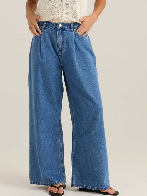 Yara Slack Pleat Jean- Classic Blue Wash